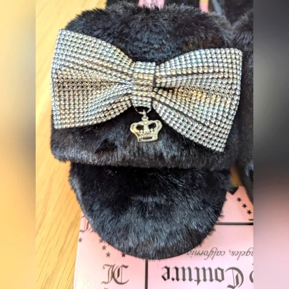 ✨HOST PICK✨BNWT Juicy Womens (Small 5/6) Furry Slide-In Slippers w/ Bow & Crown - Picture 13 of 13